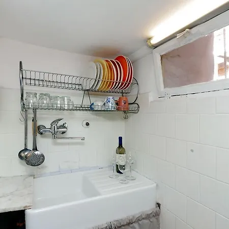 Pretty Flat Trastevere Apartment